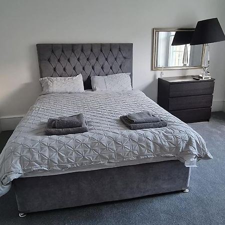 Large 4 Bed Apartment EDI Exterior foto