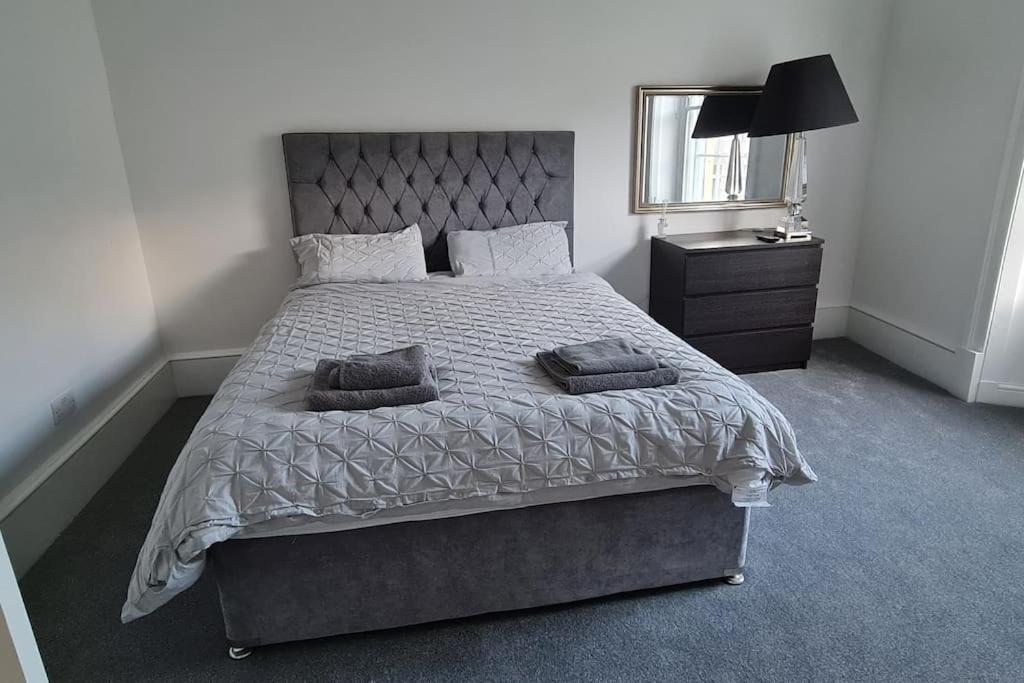 Large 4 Bed Apartment EDI Exterior foto