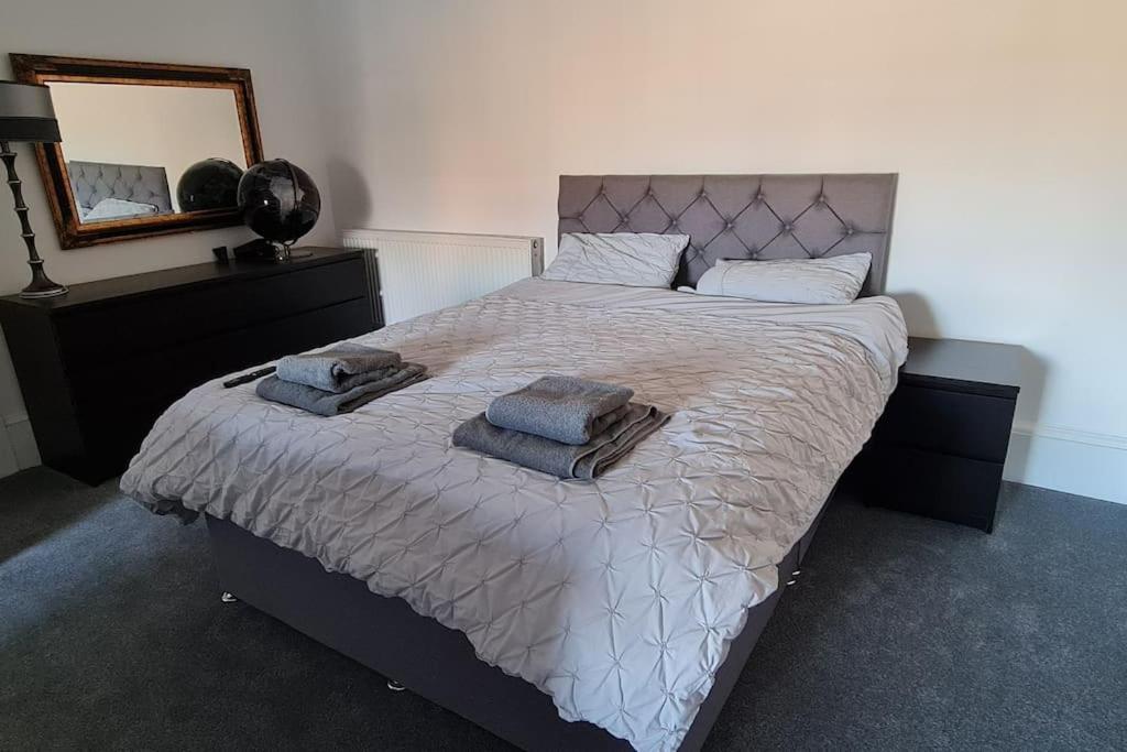 Large 4 Bed Apartment EDI Exterior foto